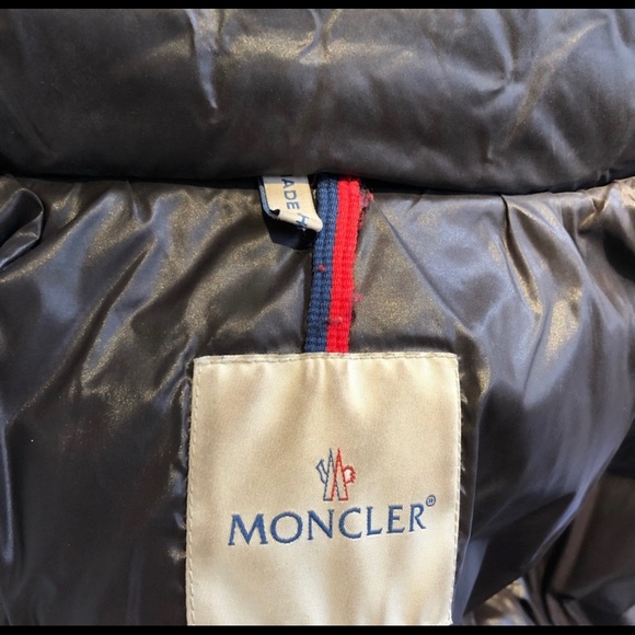 Moncler puffer jacket - Picture 6 of 8